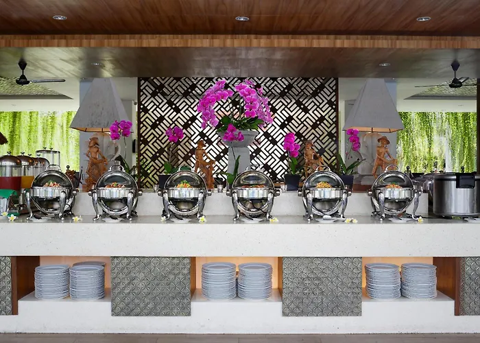 Santika Siligita Hotel 3*