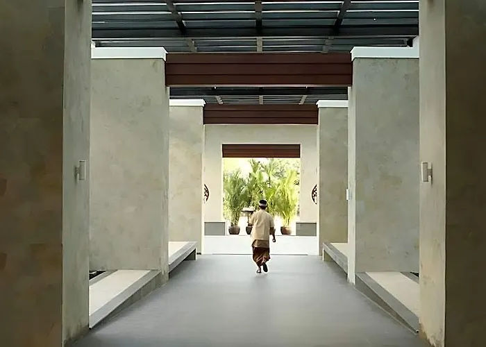 Santika Siligita Hotel 3*