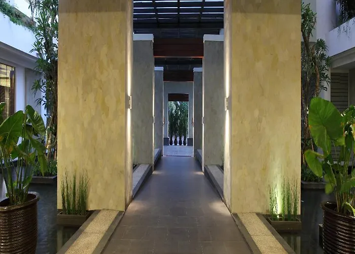 Hotel Santika Siligita 3*
