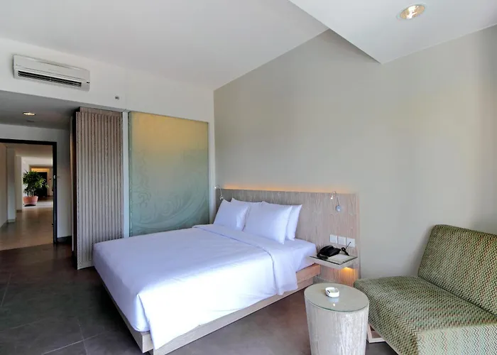 Hotel Santika Siligita 3*